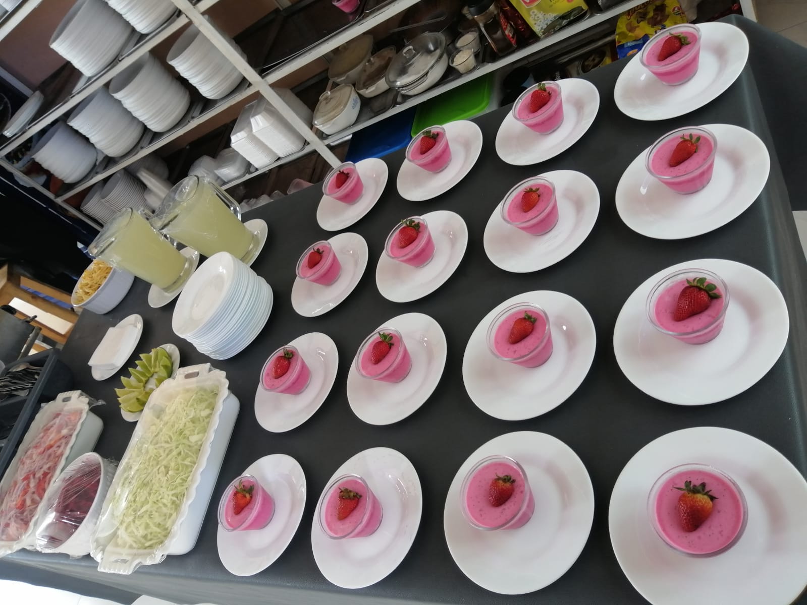 Mousse de frutilla en serie